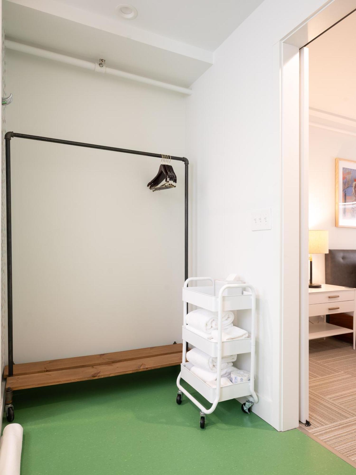 שרלוטסוויל Little Mod Hotel At The University מראה חיצוני תמונה